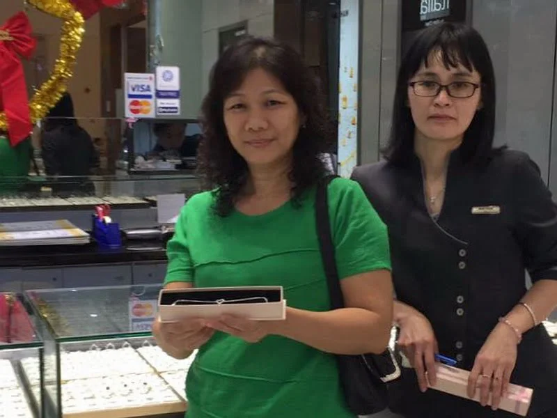 9. a winner of the diamond bracelet (in green)