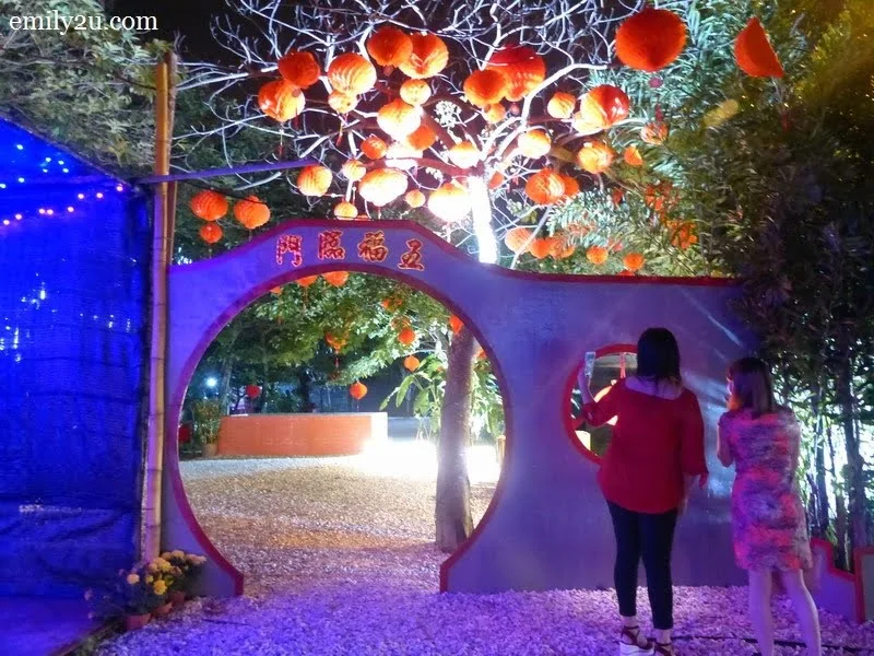10. entrance to the secret garden