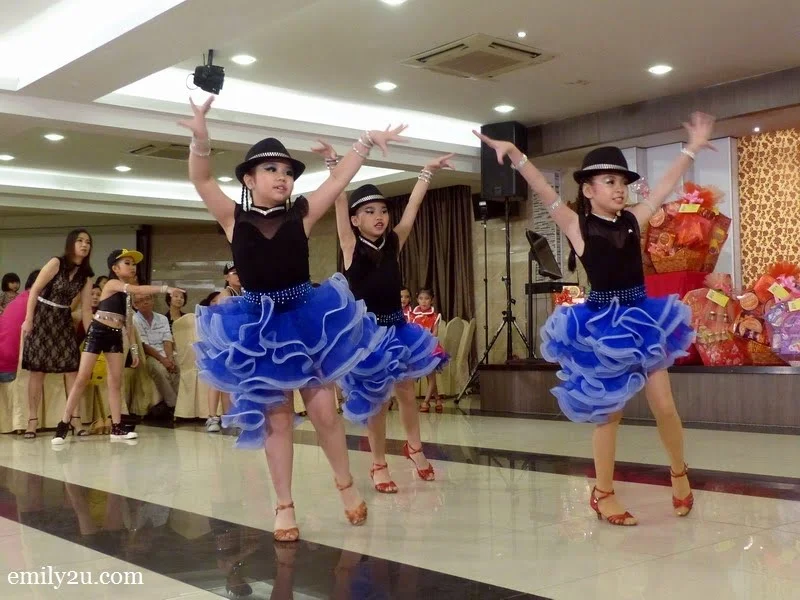 4. Oh No No by Galfrienz