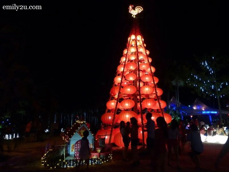 4. the Rooster Lantern Tree