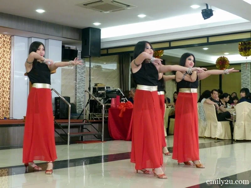 5. Kpop dance by Lucky Clover