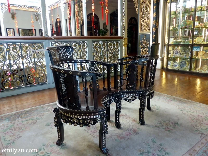 12. love seat of the old days