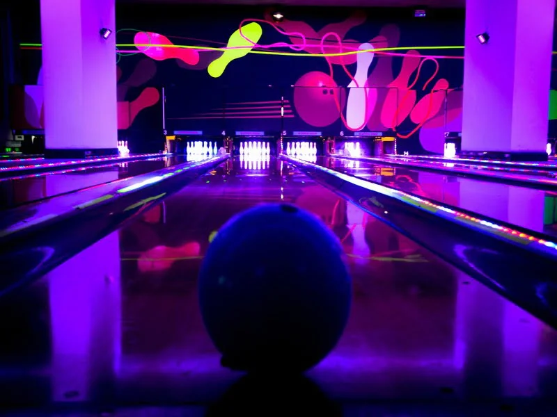 Genting Bowl - Glow in the Dark Bowling