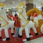 2 balloon sculpture