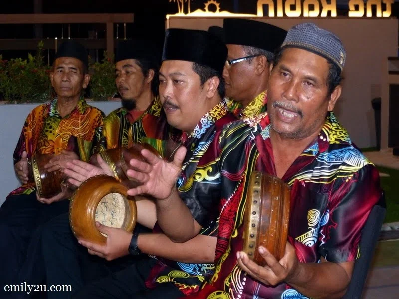 5. kompang