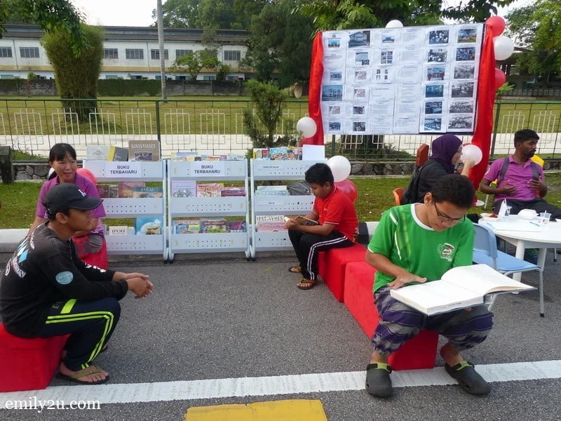 10. reading corner