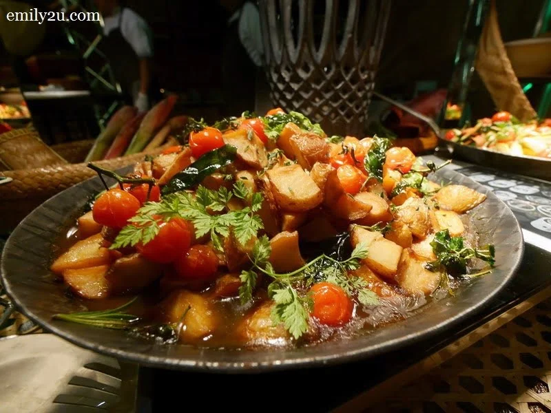 3. herb-roasted new chat potatoes, with fresh tomatoes