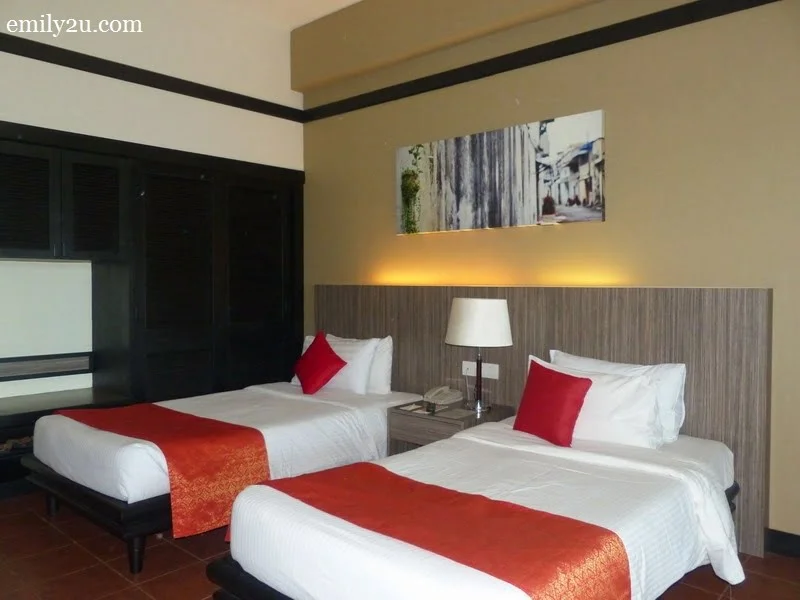 4. twin bedroom
