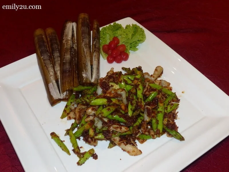 7. Wok-fried Scotland Bamboo Clams with XO Sauce