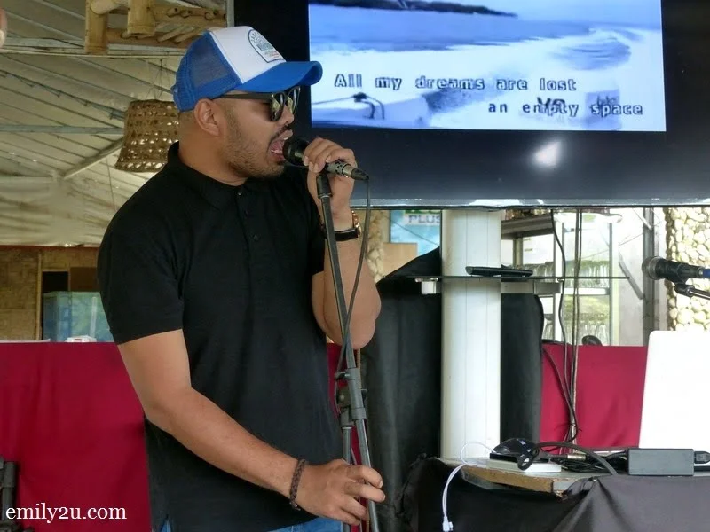 12. for his victory, Fareez has to sing the winning song, She's Gone by Steel Heart, again