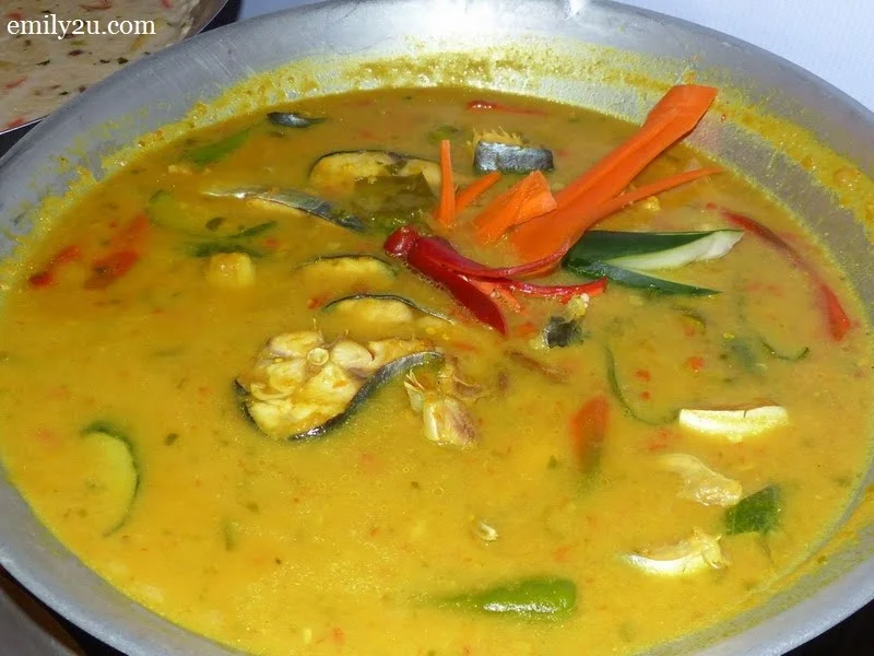 13. catfish in fermented durian paste