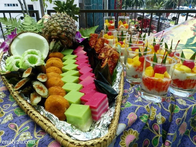 18. kuih-muih and other desserts 