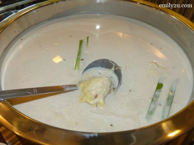 19. bubur kacang durian