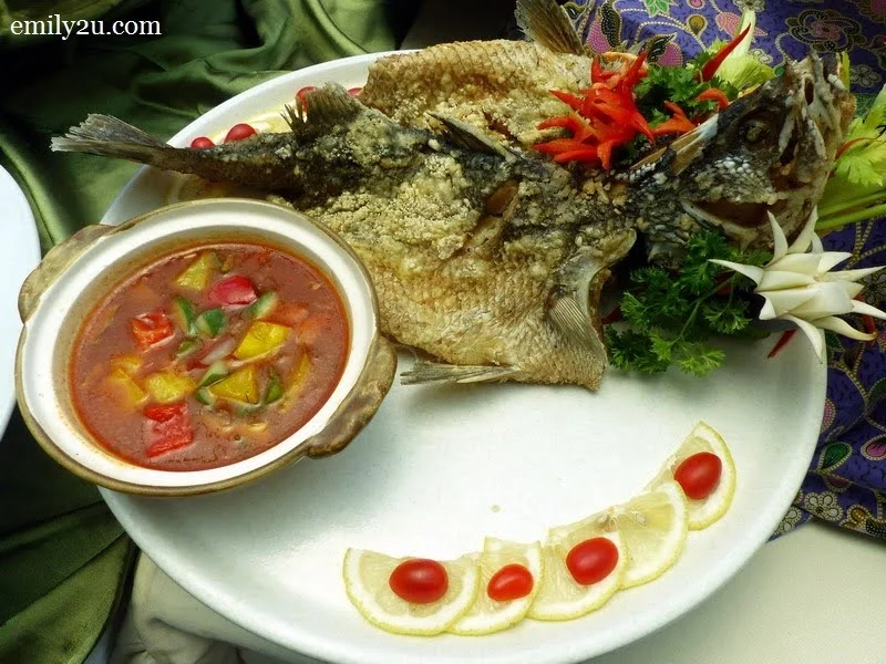 5. ikan tiga rasa