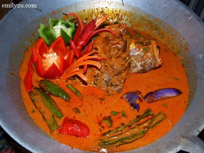 8. kepala ikan Nyonya