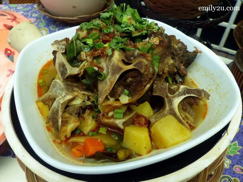 8. sup tulang