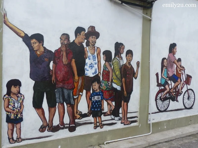  3. wall mural - the children don't look happy