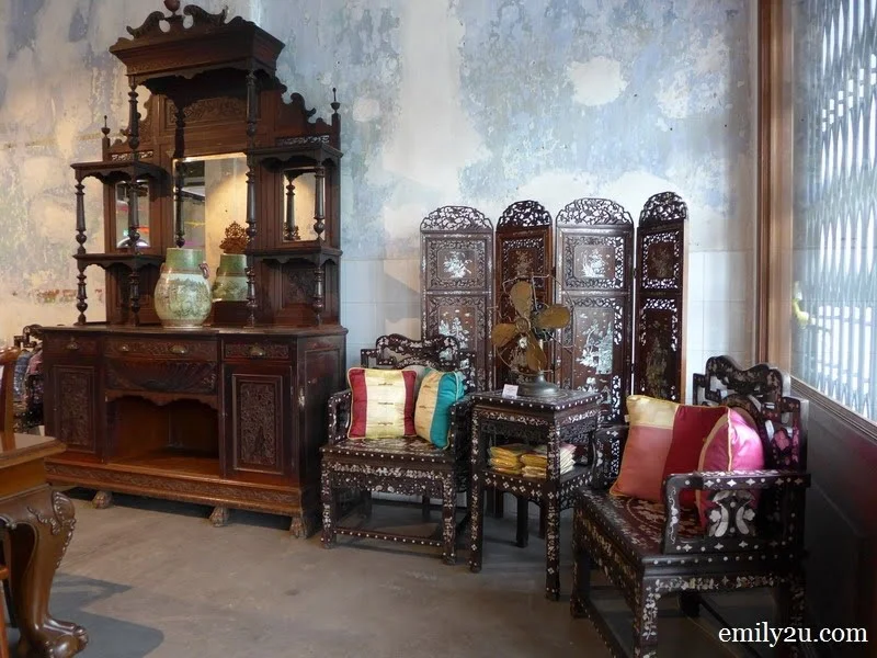 Peranakan furniture