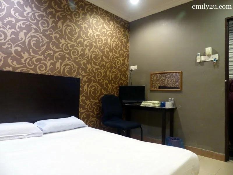 4. room with one double bed