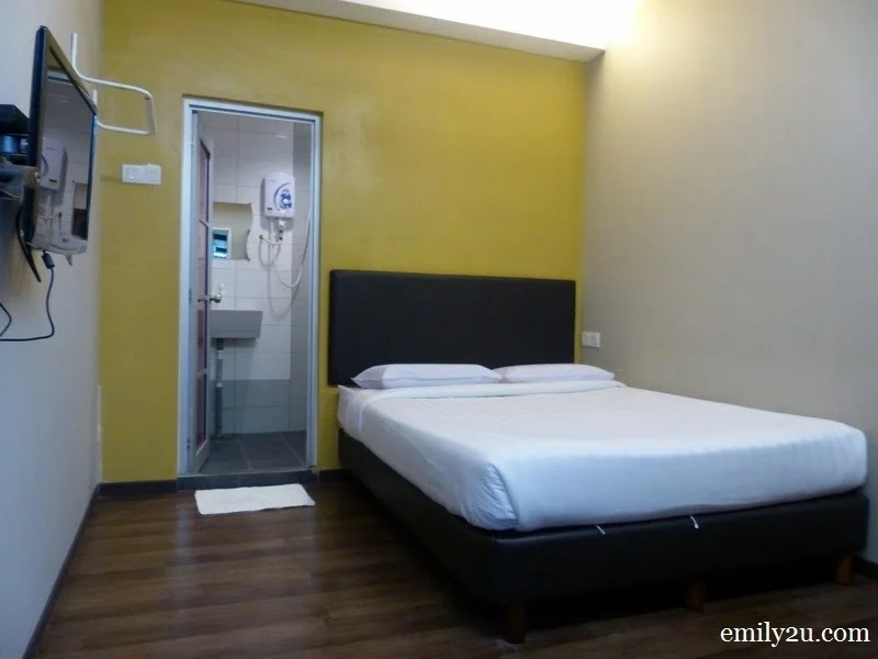 4. Deluxe Room
