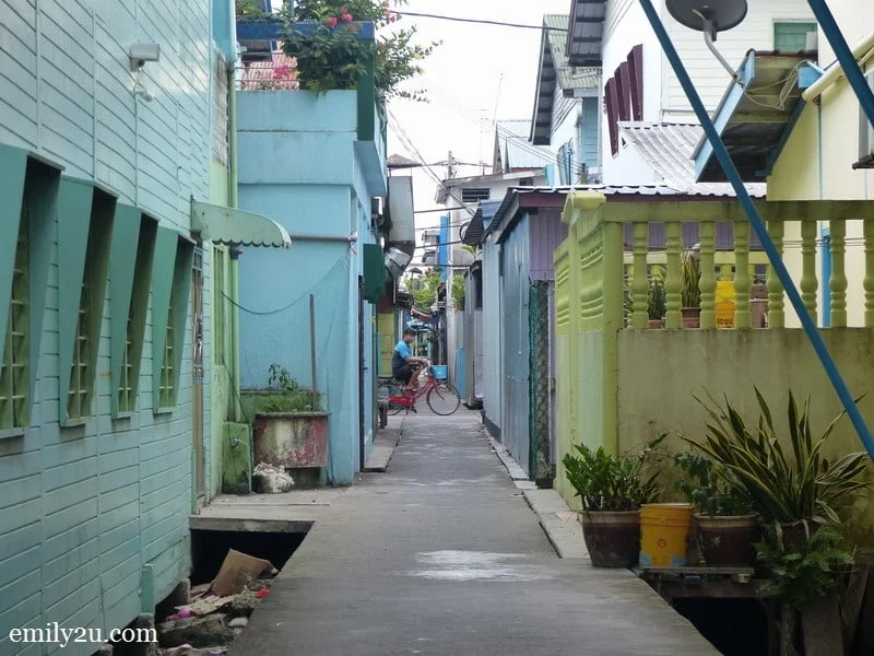 6. side lane
