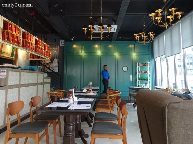 12. STG Bukit Ceylon with floor-to-ceiling windows, all the better to watch the world go by