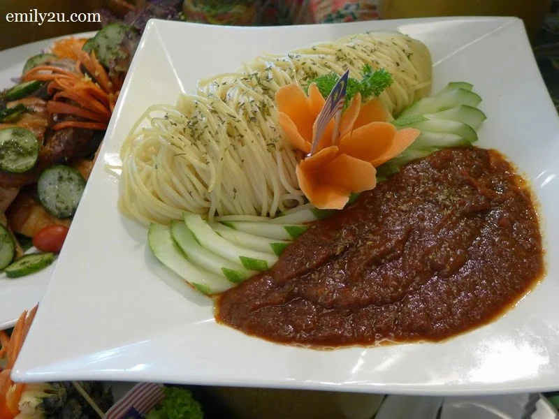 14. penne pasta with marinara sauce