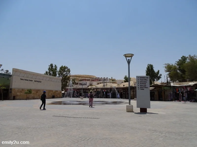 2. welcoming water fountain