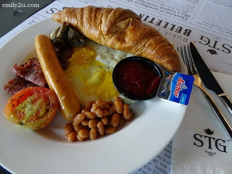 2. All-Day Breakfast (croissant, eggs, wild mushroom, baked beans, chicken sausage & beef bacon)