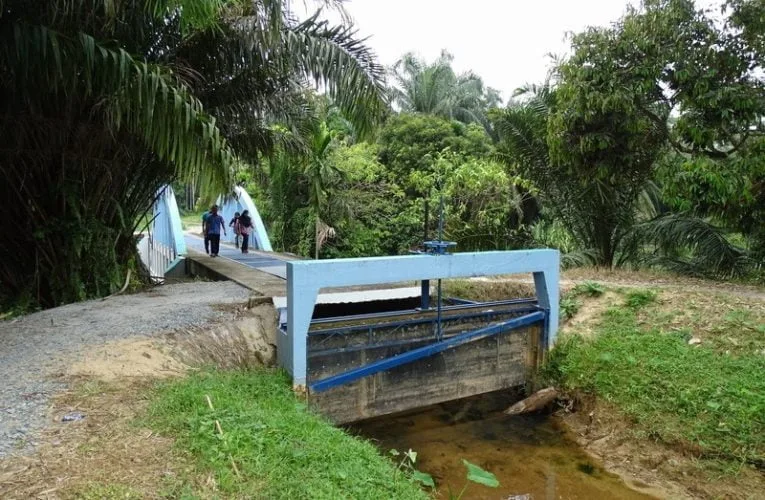 Sungai Atas Sungai (River Above A River) in Selama, Perak
