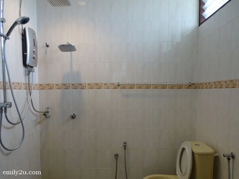 7. VIP suite bathroom