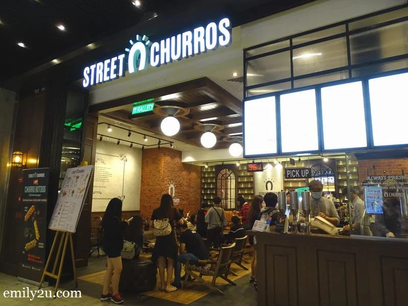1. Street Churros, SkyAvenue