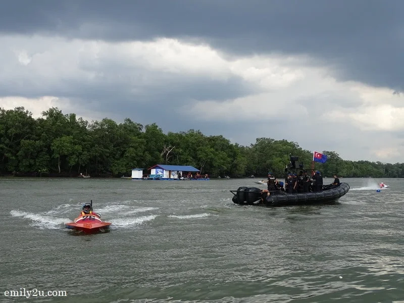 11. speed boat racing begins