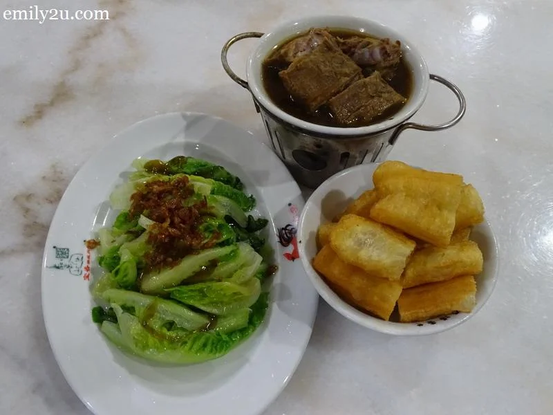 18. a modest set of Bah Kut Teh