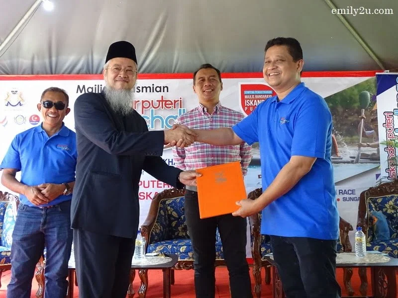 3. with Chief Executive of Netherlands Maritime Institute of Technology (NMIT), Datuk Kapten Razali B. Yaacob