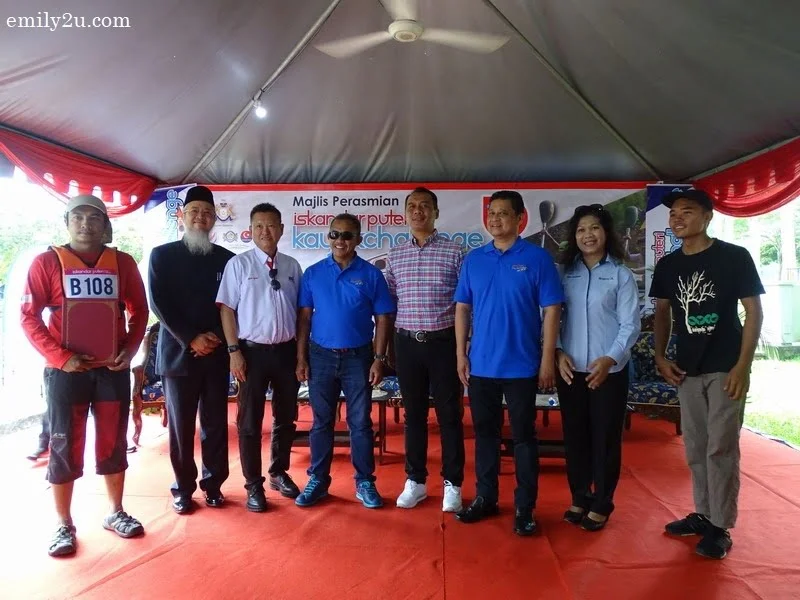4. President Malaysia Tourism Council Uzaidi Udanis (3rd from R) with guest-of-honour Y.B. Dato' Zulkurnain Hj. Kamisan (ExCo Belia dan Sukan, Kebudayaan & Warisan Negeri Johor) on his right and partners/sponsors