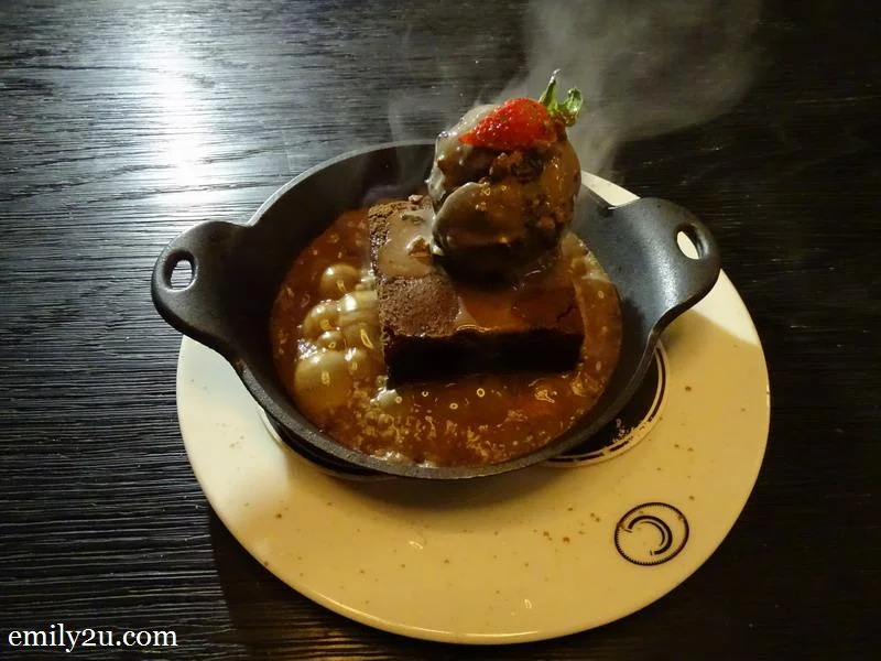 7. Sizzling Brownie & Oreo Ice Cream