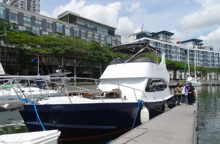 Cruising the Straits of Johor on The Black Pearl