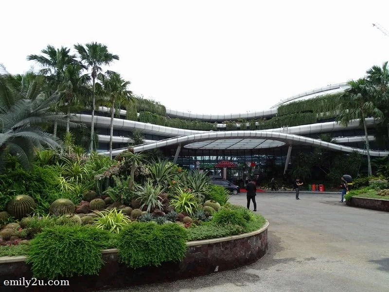 1. frontage to Forest City By Country Garden Pacificview