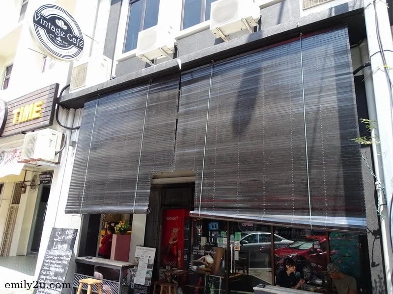 1. entrance to Vintage Café Ipoh