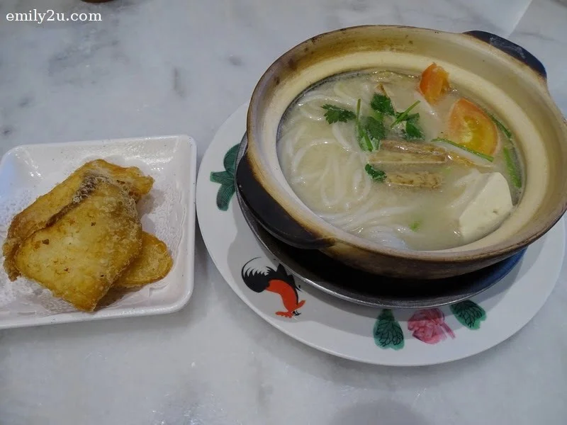 12 Claypot Fried Fish Fillet Noodles