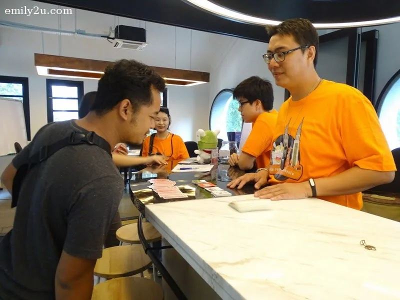 2. after registration, fans are required to pick a card to determine their grouping
