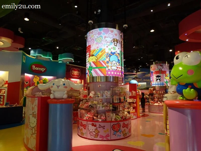 24. souvenir store