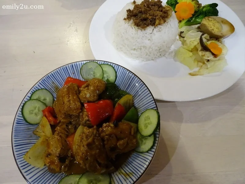 9. Curry Chicken Rice