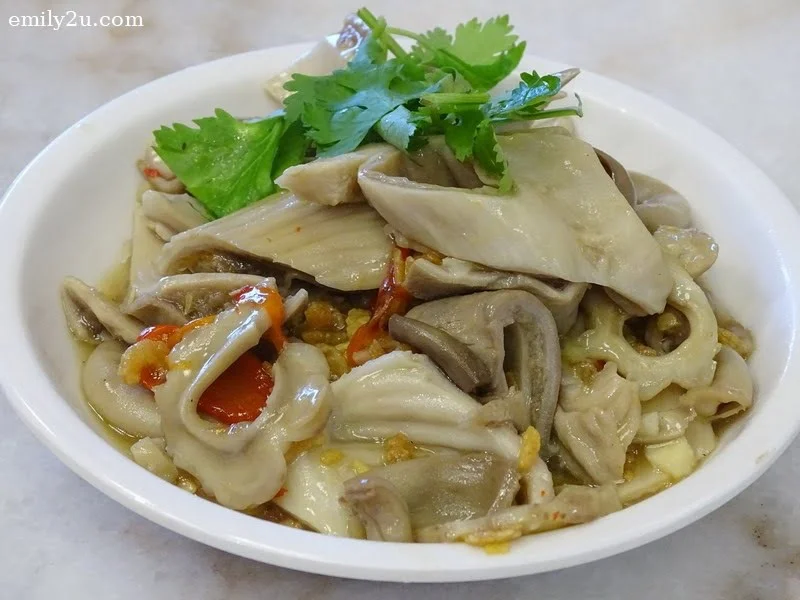 9. Fried Pork Maw and Intestines