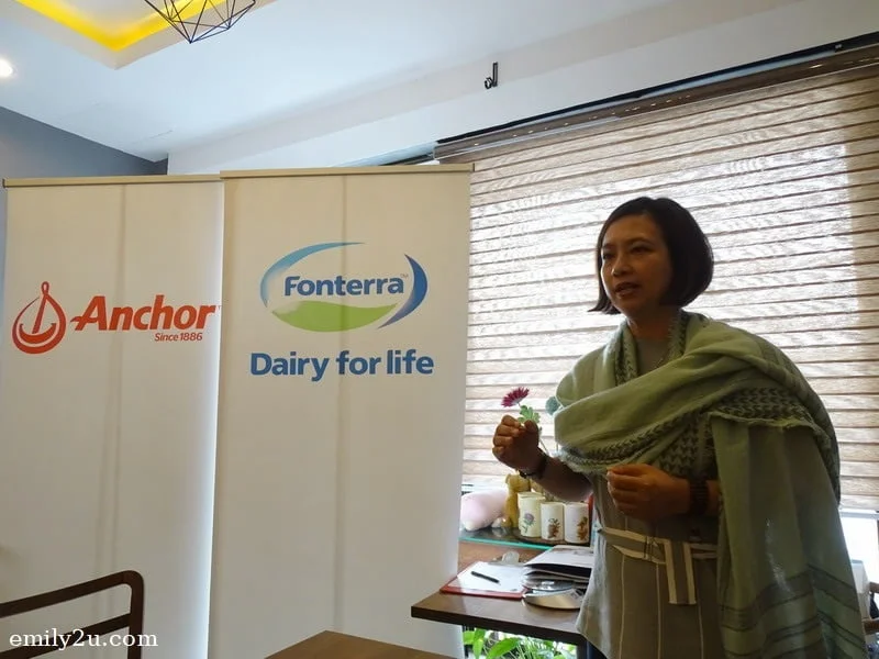 1. Ms. Linda Tan, Director of Anchor Food Professionals, welcomes guests to PizzArt Pizza Trail (Ipoh)