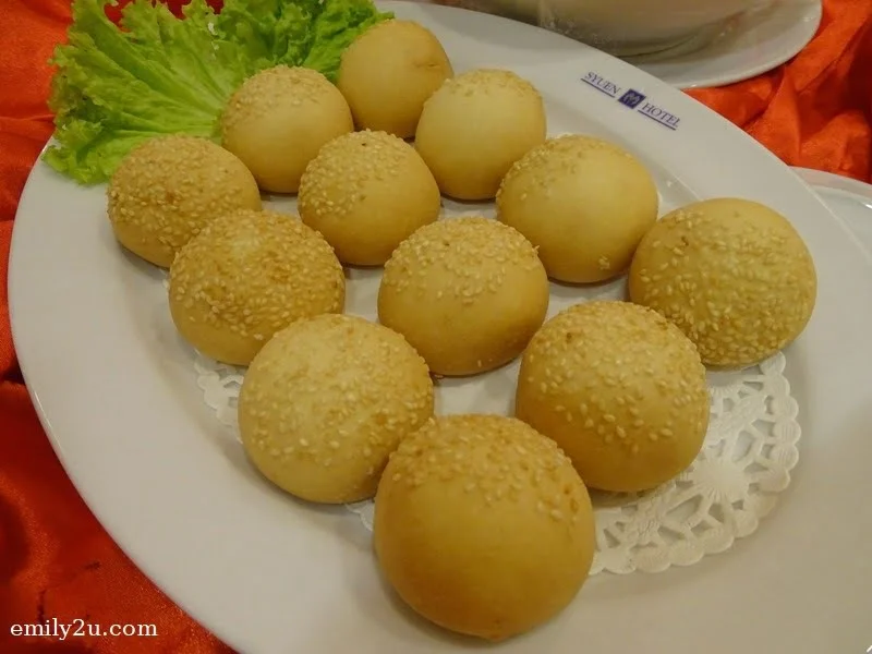 10. Menu B - Chinese Pastry