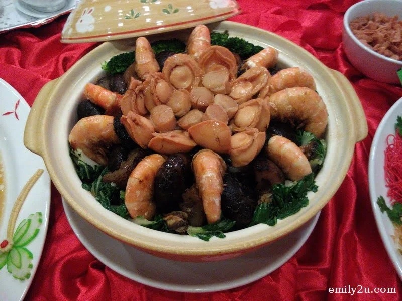 13. Menu C - Precious Ingredients Chinese Casserole (Poon Choy)