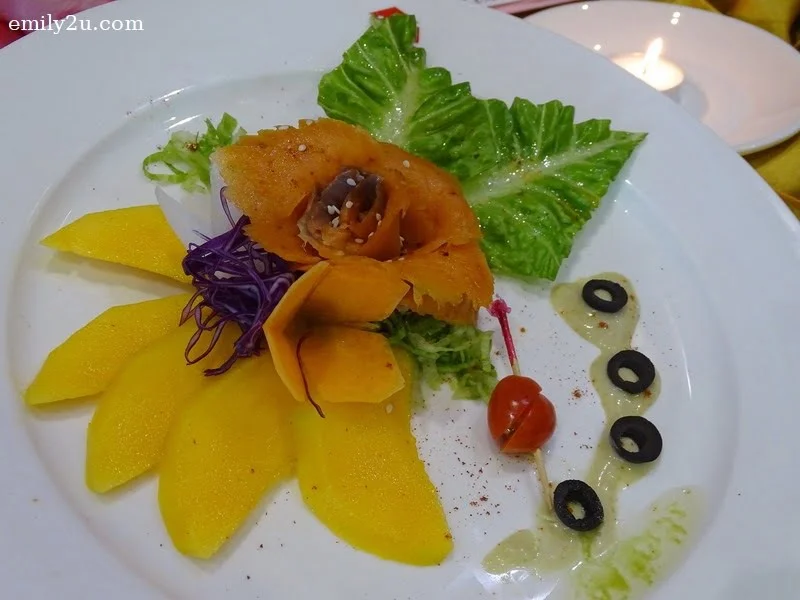 2. appetiser - Smoked Salmon with Mango