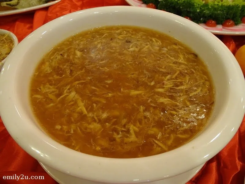 3. Menu B - Braised Sharks Fin Soup with Dry Scallop, Fresh Scallop & Seafood